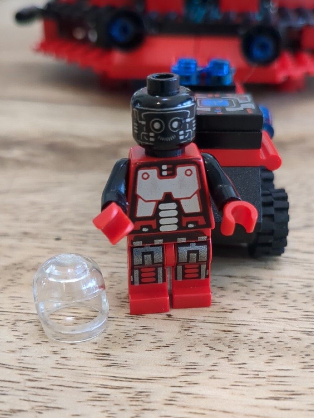 Lego 6939 Spyrius Centurion Saucer Red and Black with Blue Canopies - Complete - Picture 10 of 10